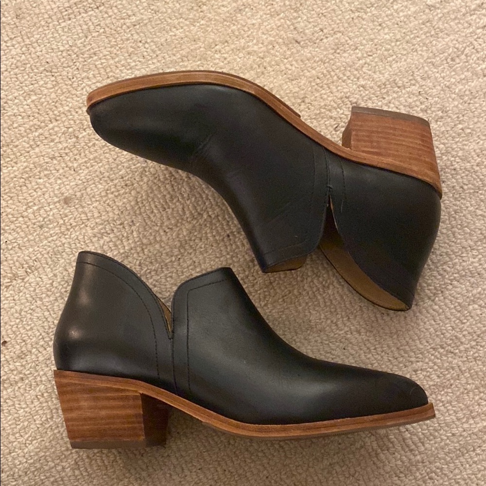 Nisolo  Black Leather Ankle Boots